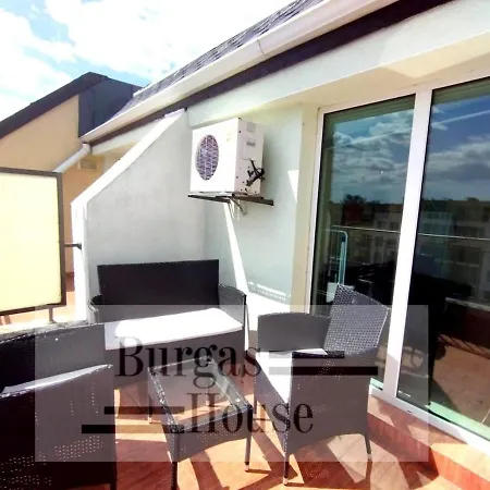 Appartement Sunny Penthouse, Pool View, Near Nessebar