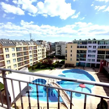 Sunny Penthouse, Pool View, Near Nessebar Appartement Slantchev Briag