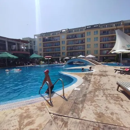 Sunny Penthouse, Pool View, Near Nessebar 아파트 써니비치